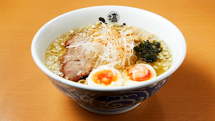 Specializing in salt-based ramen Hirugao